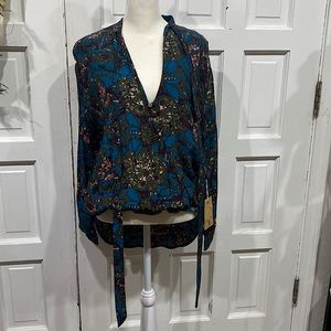 NWT Anthropologie knot sisters Jezebel Blouse Hi Lo with Necktie Size XS
